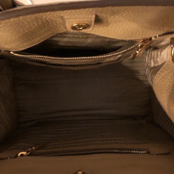 Prada Vitello Daino Leather Tote - Picture 4 of 8